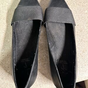 Women’s Dress Flat Shoes. Vera Wang